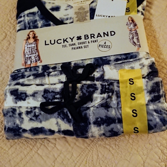 4 Pc Lucky Brand Tee Tank Short & Pant Pajama Set Size: Small - Picture 6 of 12